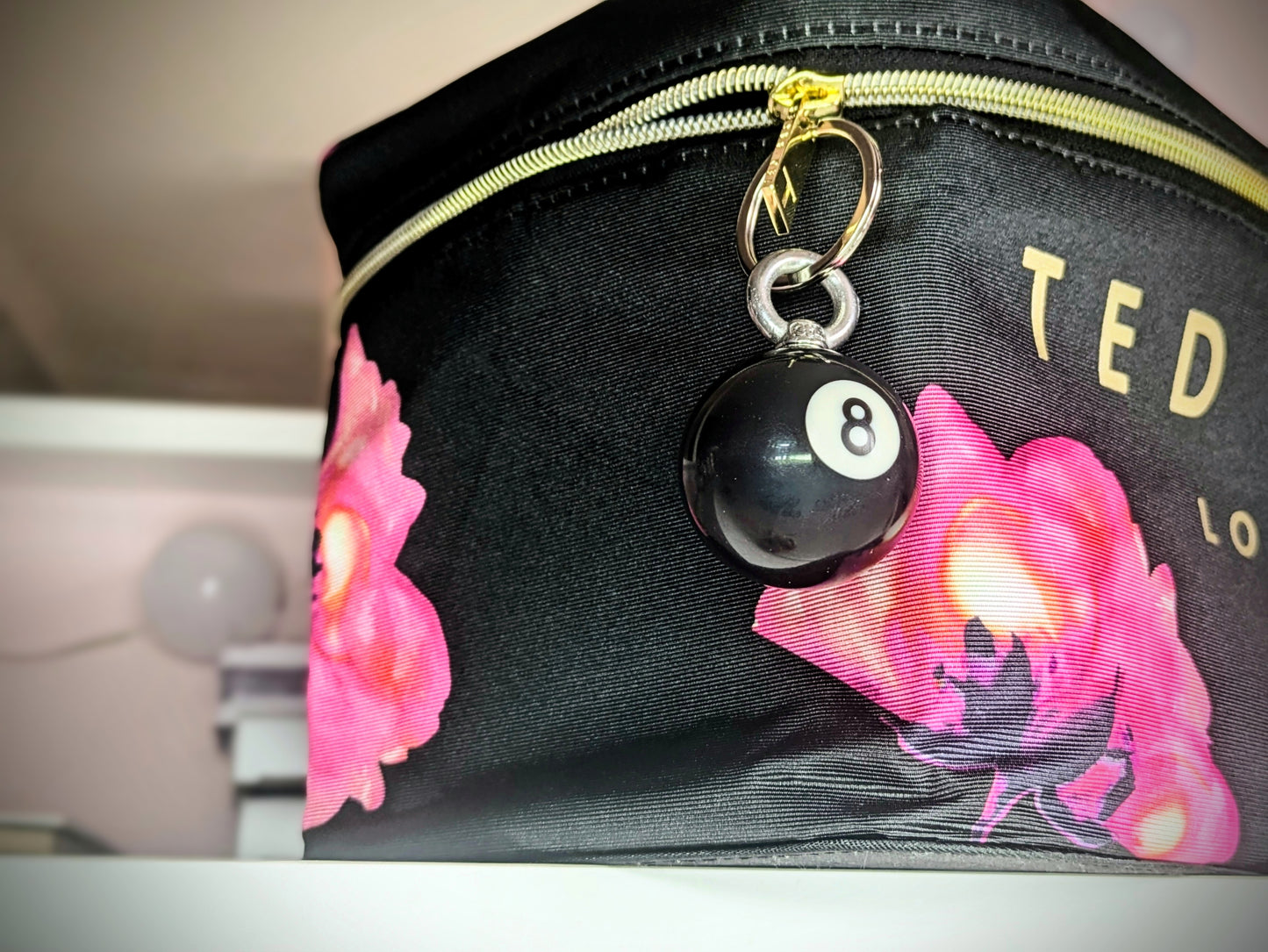 8 Ball Billiard Pool Ball Keychain – Lucky Pool Gift Bag Charm