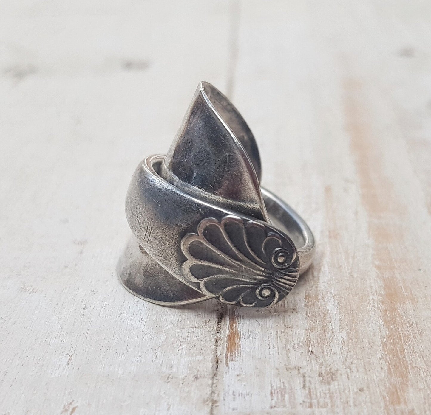 Vintage - Shell Pattern Spoon Ring - Upcycled Unisex Boho Style Jewelry - Ladies / Men's