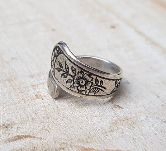 Vintage SILVER Floral Unisex - SIZE K (UK) Silver Spoon Handle Ring - Upcycled Boho Jewelry - Handmade