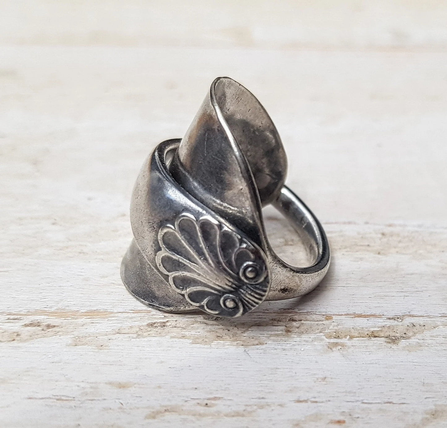 Unisex Vintage - Shell Pattern Spoon Ring - Upcycled Jewelry - Ladies / Men's