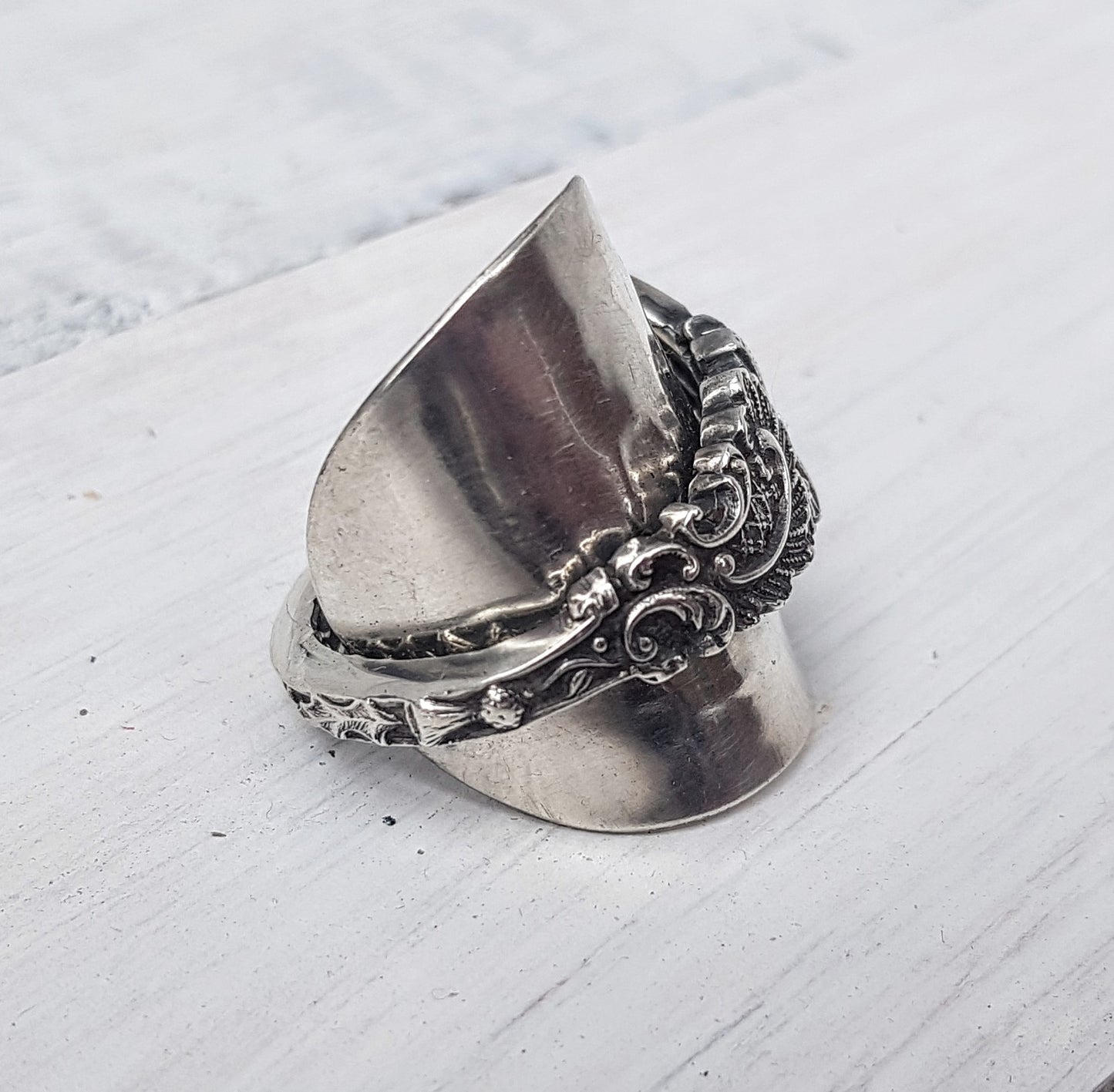 Sterling SILVER - 1910 Sheffield Spoon Ring - Latin Inscription - Dragons - Vintage - Gothic Boho Jewelry