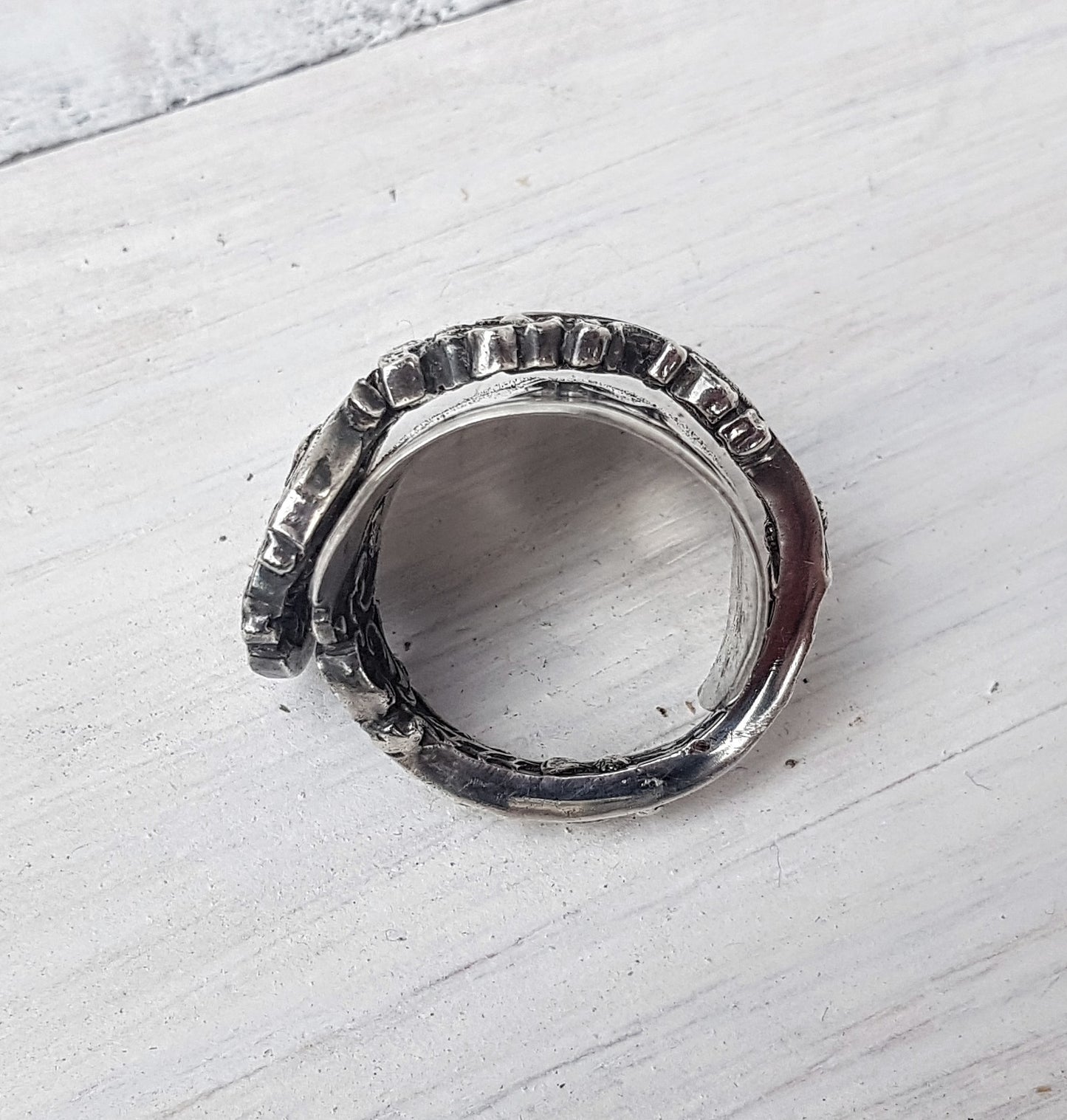 Sterling SILVER - 1910 Sheffield Spoon Ring - Latin Inscription - Dragons - Vintage - Gothic Boho Jewelry