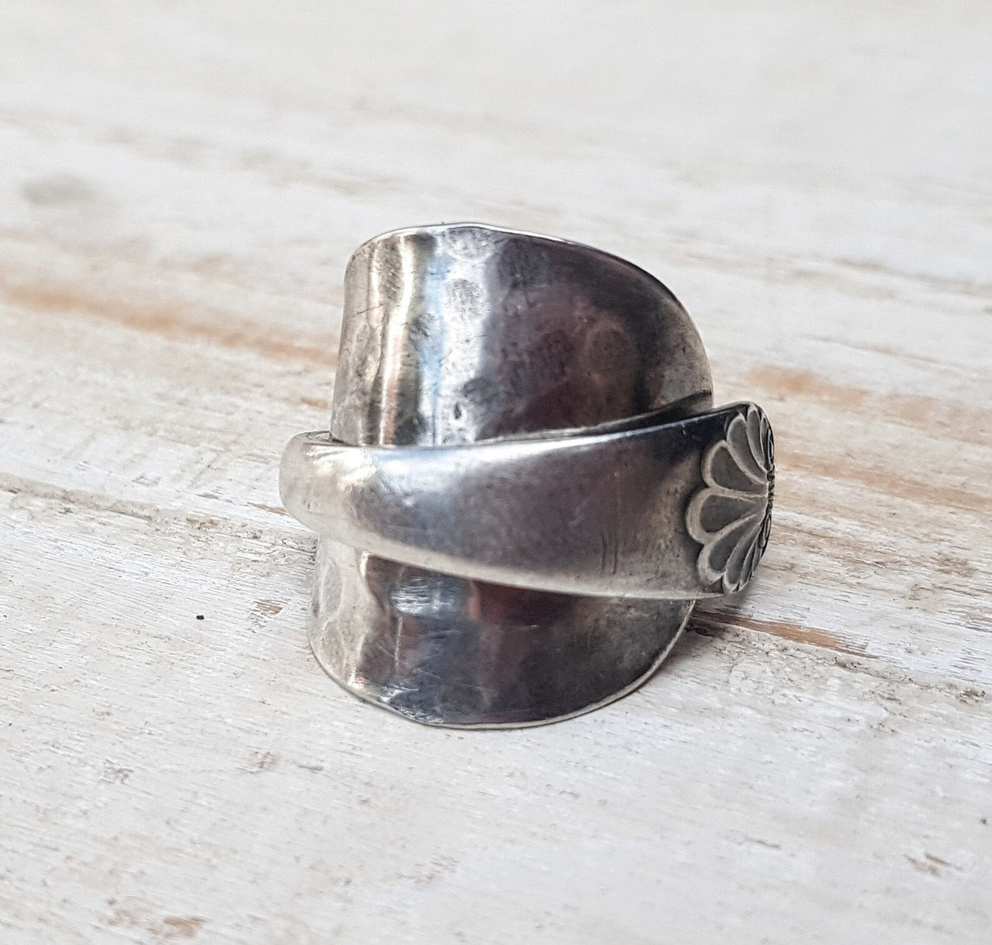 Vintage - Shell Pattern Spoon Ring - Upcycled Unisex Boho Style Jewelry - Ladies / Men's