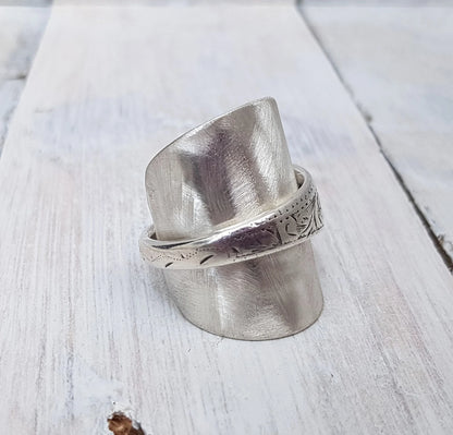 Sterling SILVER  Sheffield 1920 Spoon Ring - Vintage - Upcycled - Boho Jewelry Fashion - Hippie