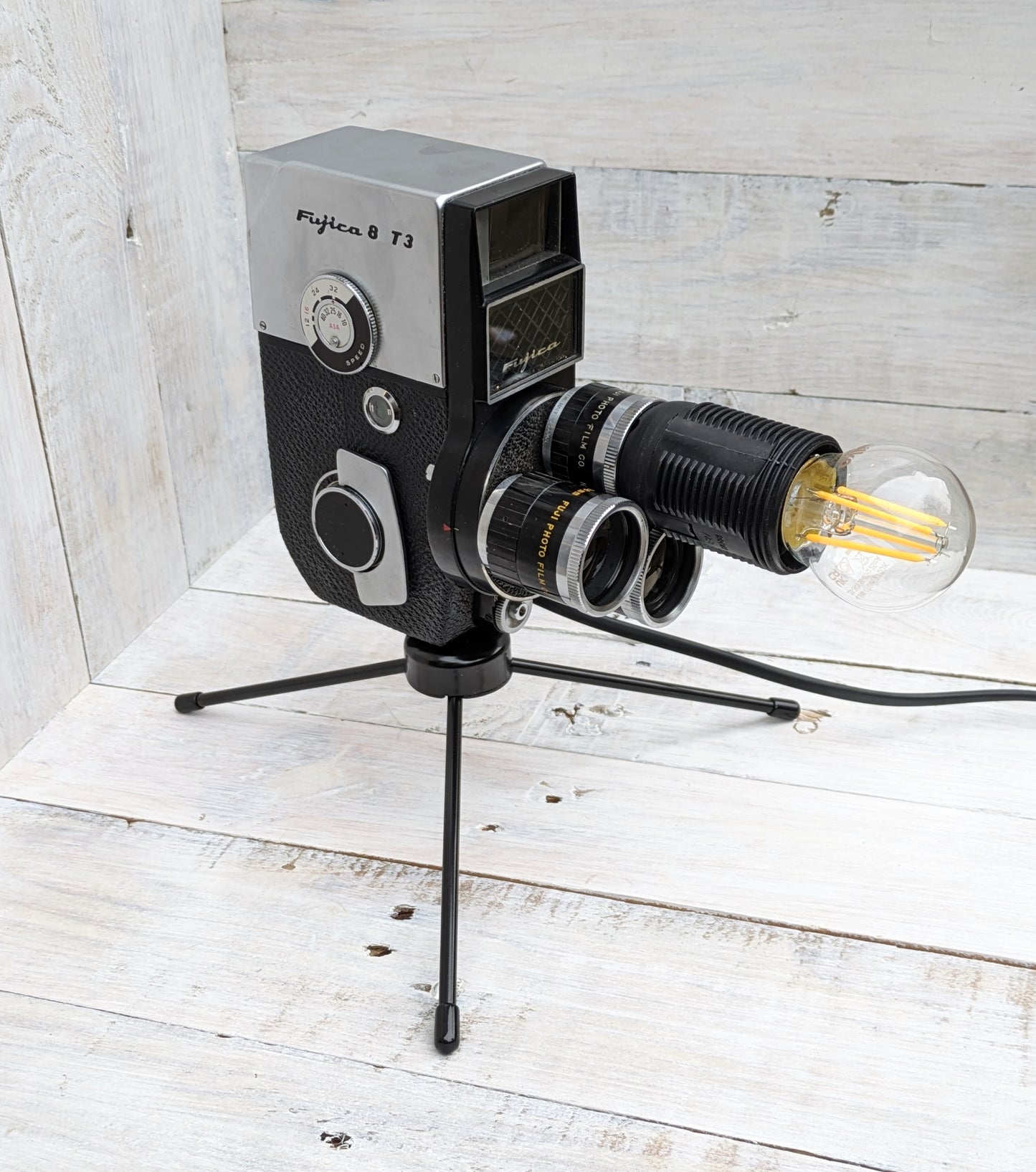 steampunk-hipster-repurposed-camera-lamp