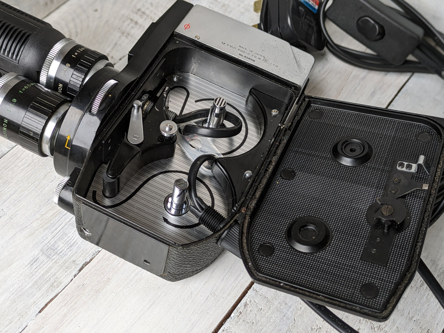 Repurposed 1960s Vintage Cine Movie Camera Lamp - Table Desk Lamp