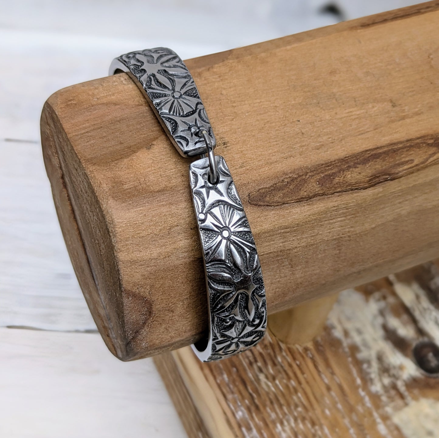 Stainless Steel Floral Pattern Bracelet