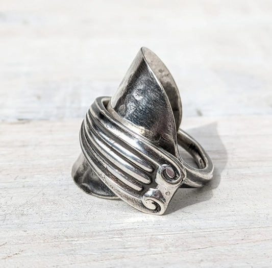 Vintage Art Deco Spoon Ring - Upcycled Boho Jewelry Fashion - Hippie