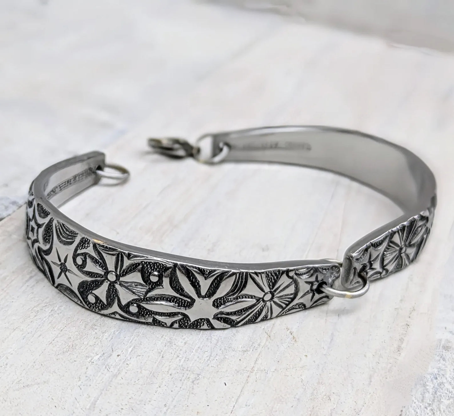 Stainless Steel Floral Pattern Bracelet