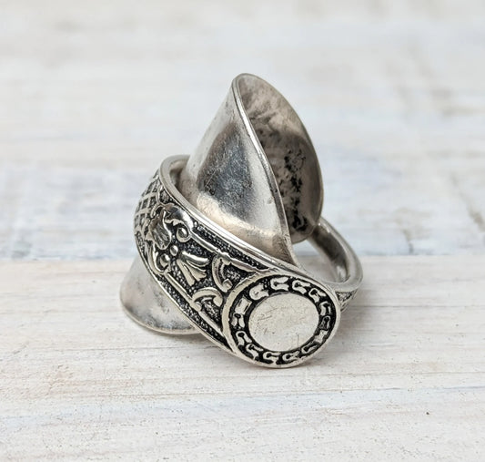 Vintage - Spoon Ring - Handmade Upcycled - Boho Floral Gothic Jewelry