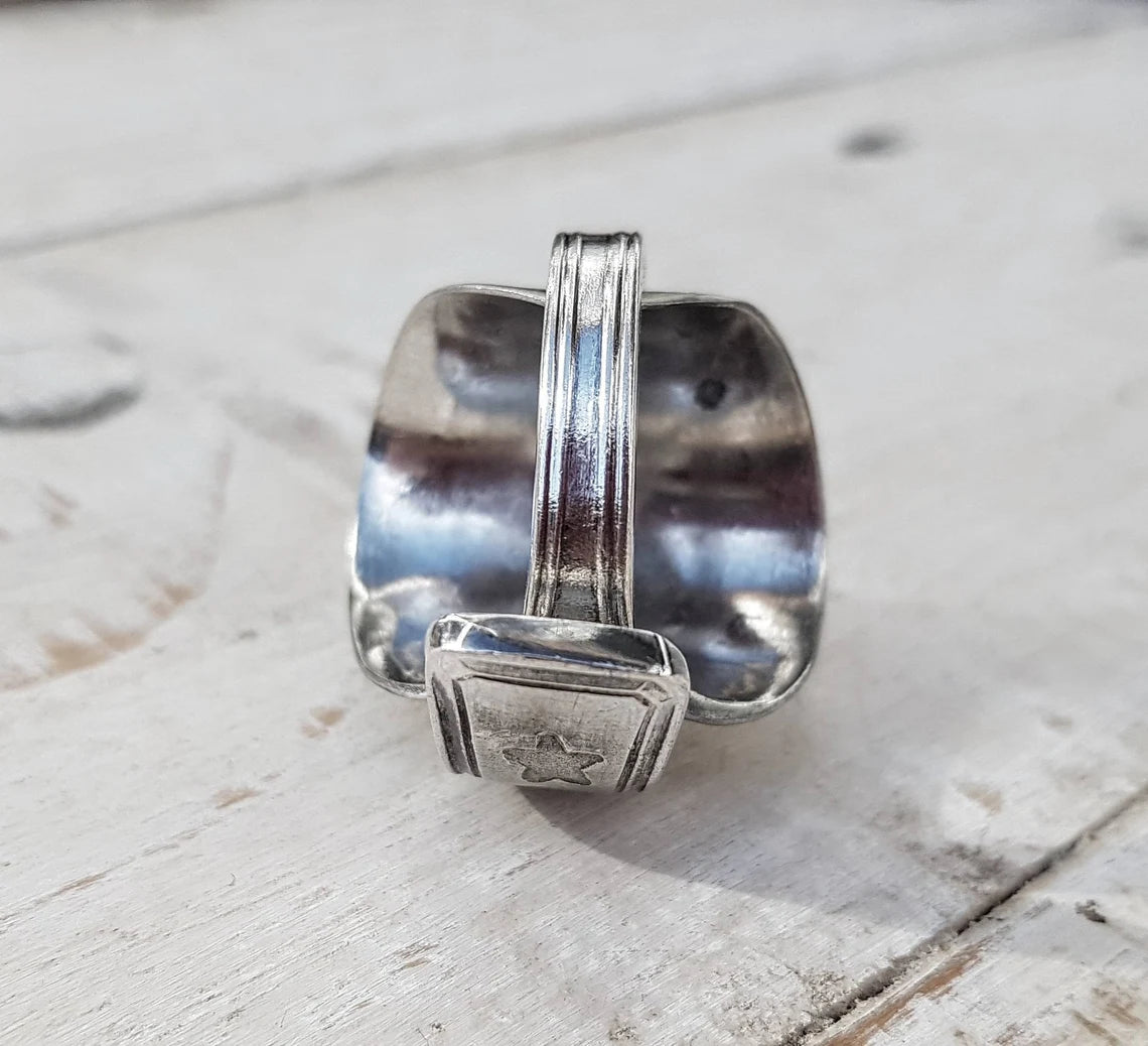 Vintage Art Deco Upcycled Spoon Ring - STAR Pattern