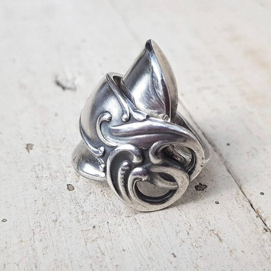 Beautiful-Art-Deco-Vintage-Spoon-Ring